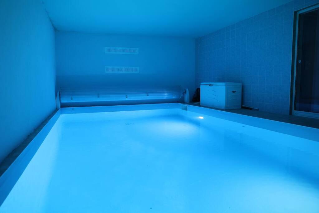 Villa Avec Piscine Interieure Holtzheim Eksteriør billede